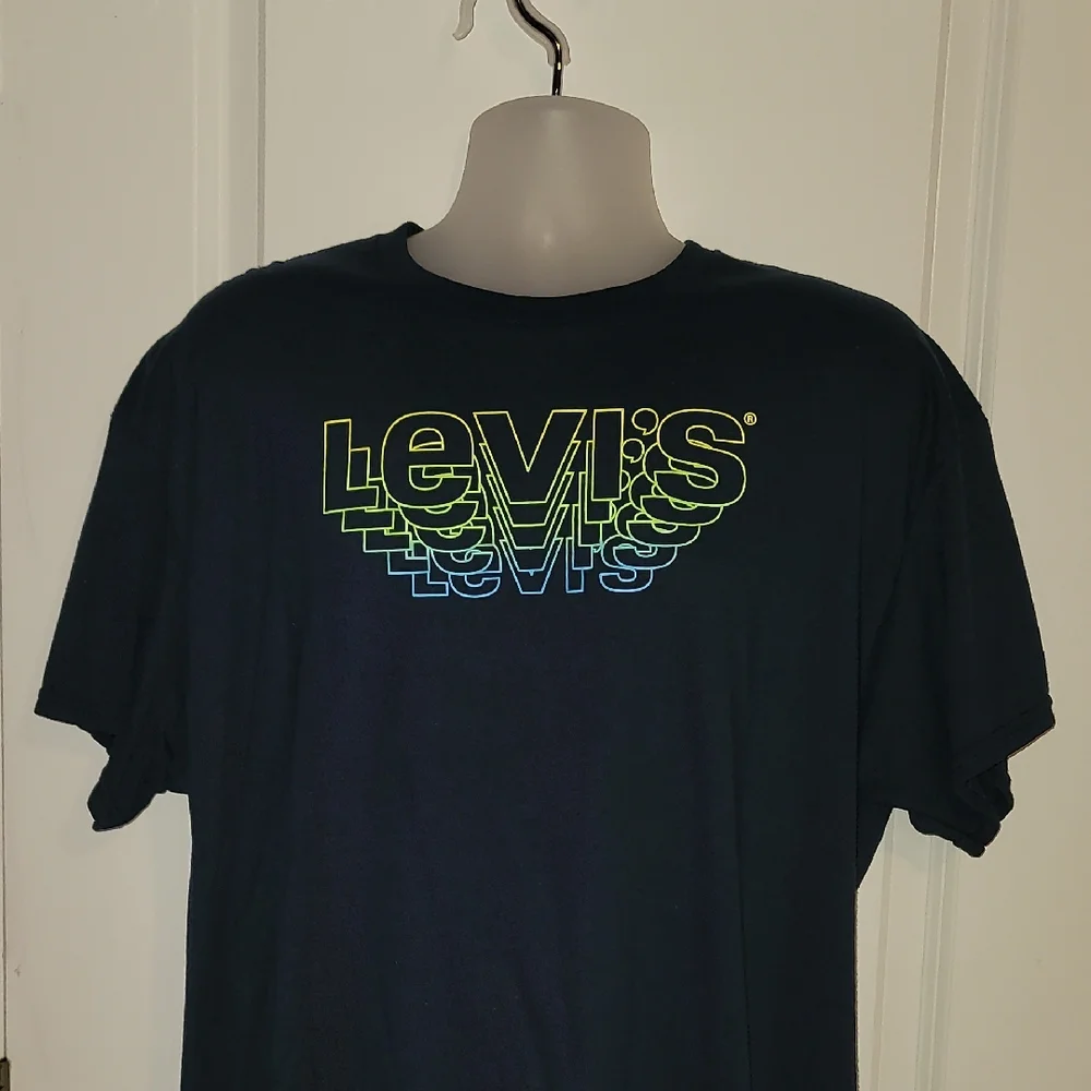 Levi's Navy Tee with Vibrant Logo